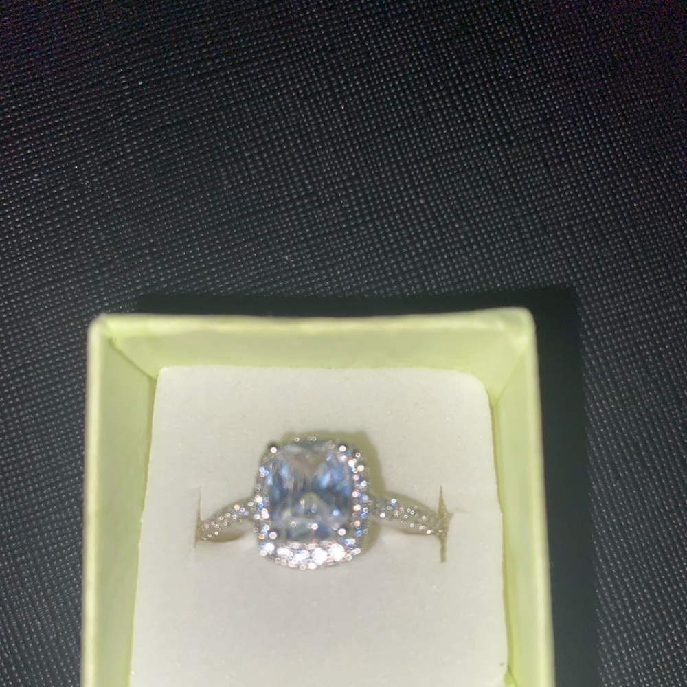 New in box size 9 engagement ring